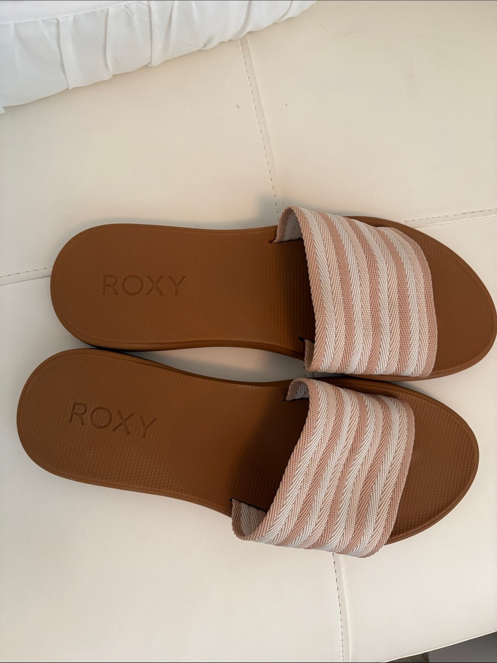 Roxy Slide Sandals in Tan with Stripe Strap-Size 10 - Picture 2 of 4
